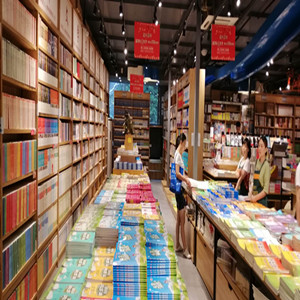 南充读文北湖书店卖场直播区