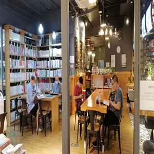 南充市顺庆区读文北湖书店读书会直播分享区